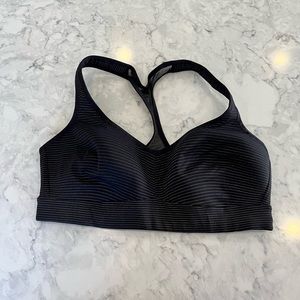 Black Lululemon bra with mesh and silverescent fabric size 8 or M